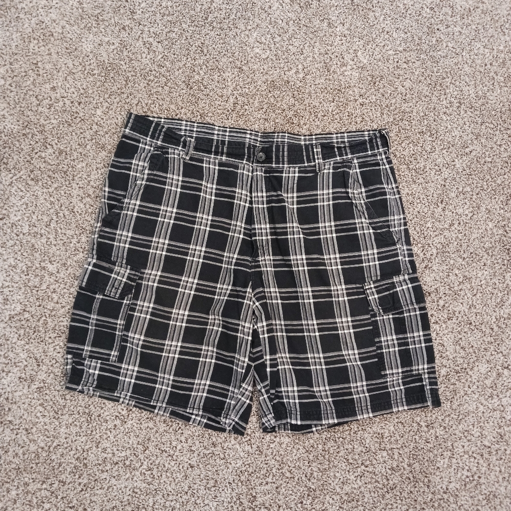 Basic Editions Men's Cargo Shorts - Size 40